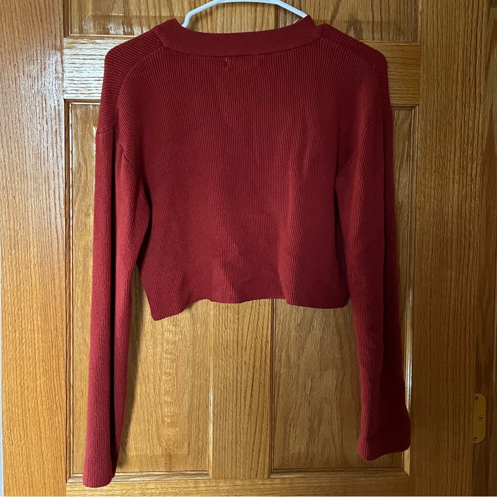 Cropped Sweater - Picture 4 of 5